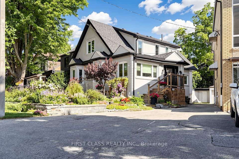18 Yonge Boulevard, Toronto, ON M5M 3G5