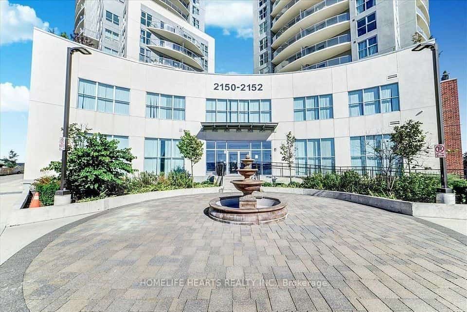 2152 Lawrence Avenue E #206, Toronto, ON M1R 3A8