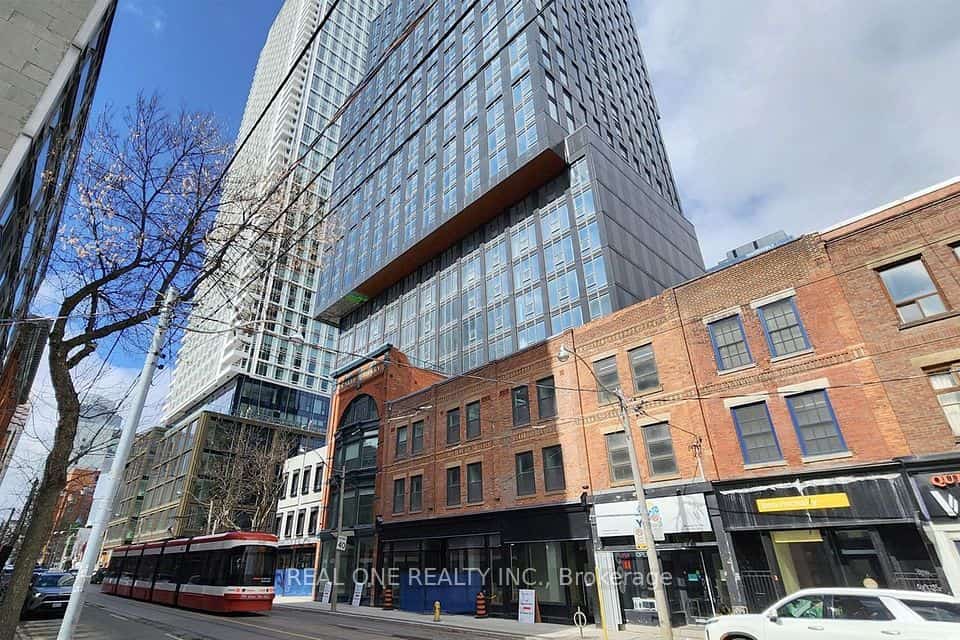 100 Queen Street E #707, Toronto, ON M5C 0B5