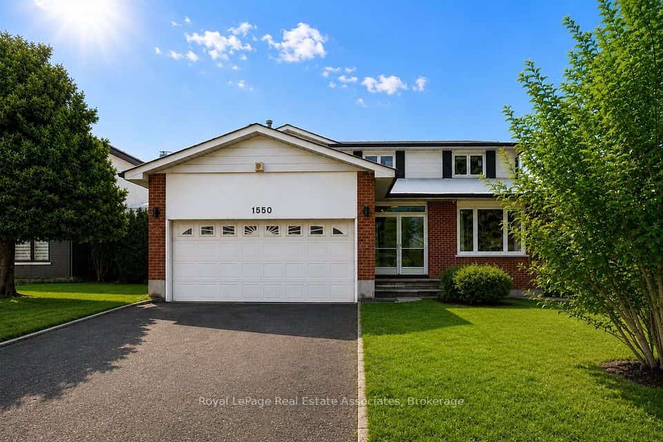 1550 Woodeden Drive, Mississauga, ON L5H 2V3