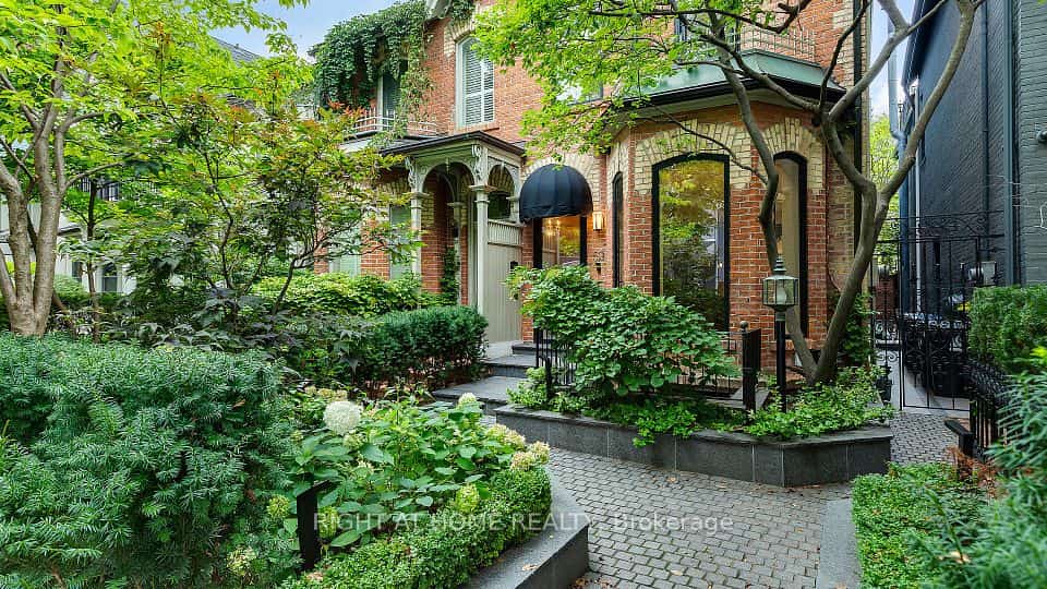 53 Hazelton Avenue, Toronto, ON M5R 2E3
