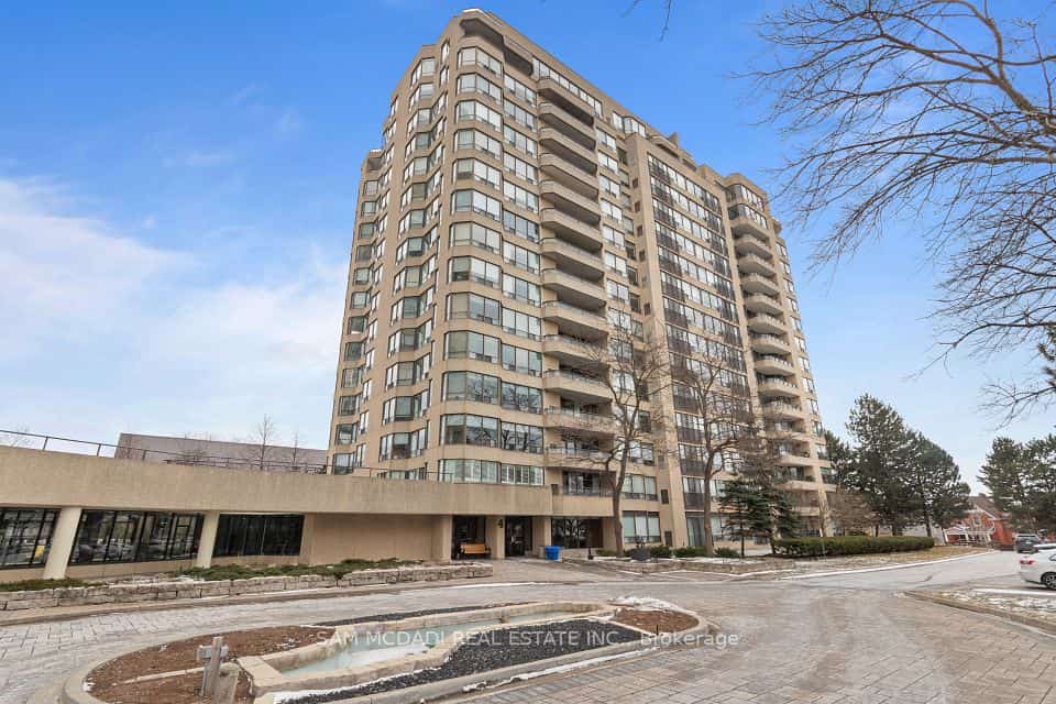 4 Willow Street #807, Waterloo, ON N2J 1V5