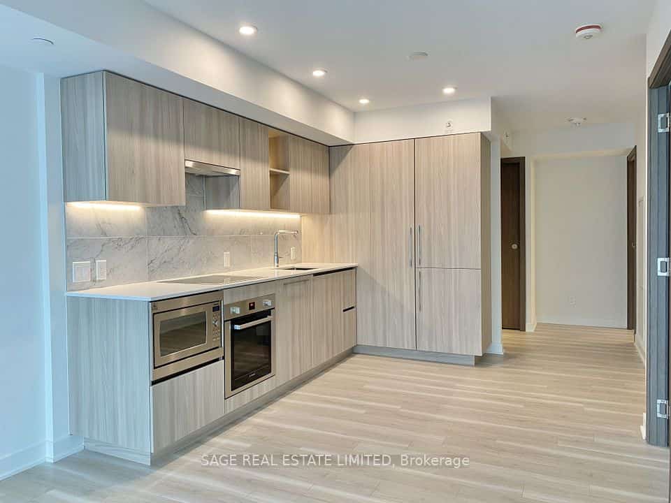 17 Bathurst Street #801, Toronto, ON M5V 0N1