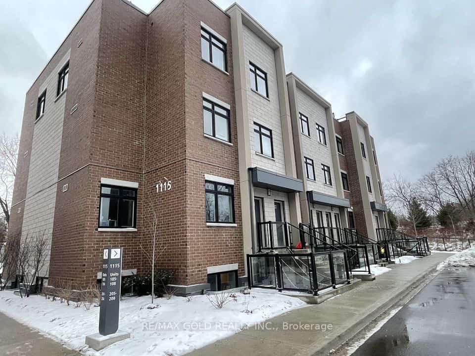 1115 Douglas McCurdy Comm Drive E #102, Mississauga, ON L5G 0C6