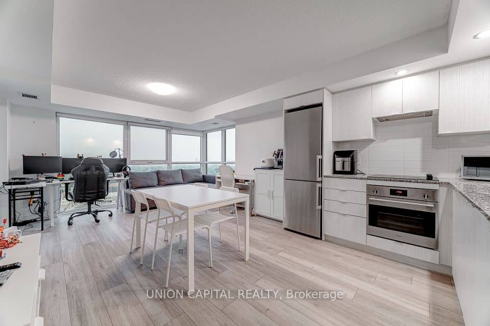 225 Village Green Square, Toronto