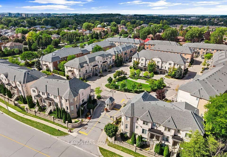 9133 Bayview Avenue #82, Richmond Hill, ON L4B 4V6