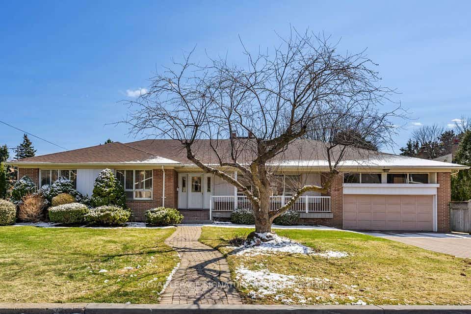 66 Carscadden Drive, Toronto, ON M2R 2A9