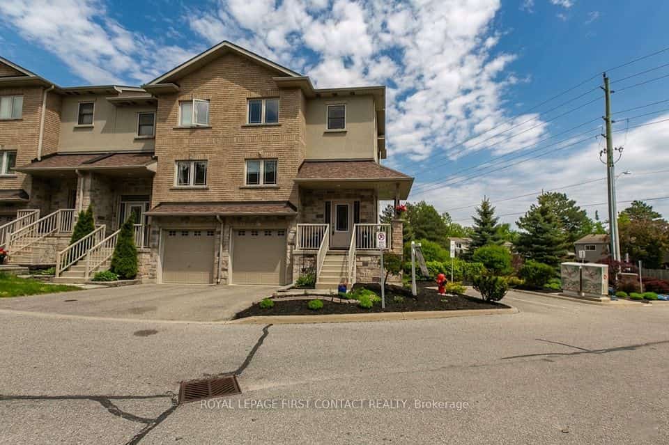 376 Blake Street #21, Barrie, ON L4M 1J6
