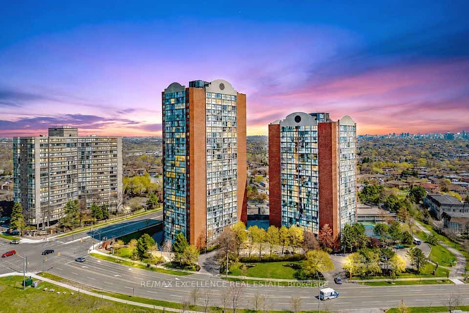4205 Shipp Drive #202, Mississauga, ON L4Z 2Y9