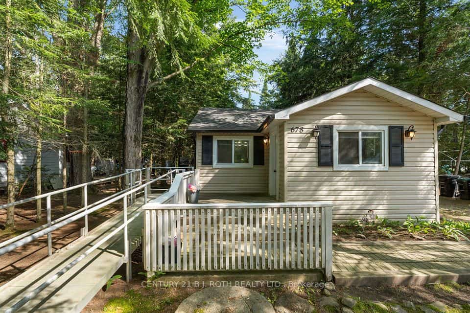 678 Pinegrove Avenue, Innisfil, ON L9S 2K4
