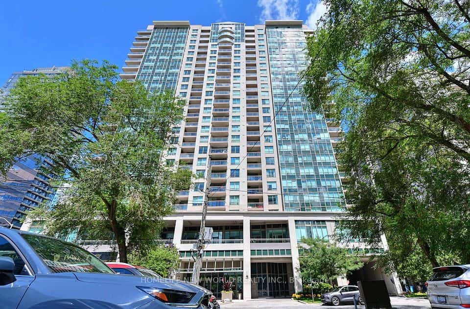 18 Parkview Avenue #811, Toronto, ON M2N 7H7