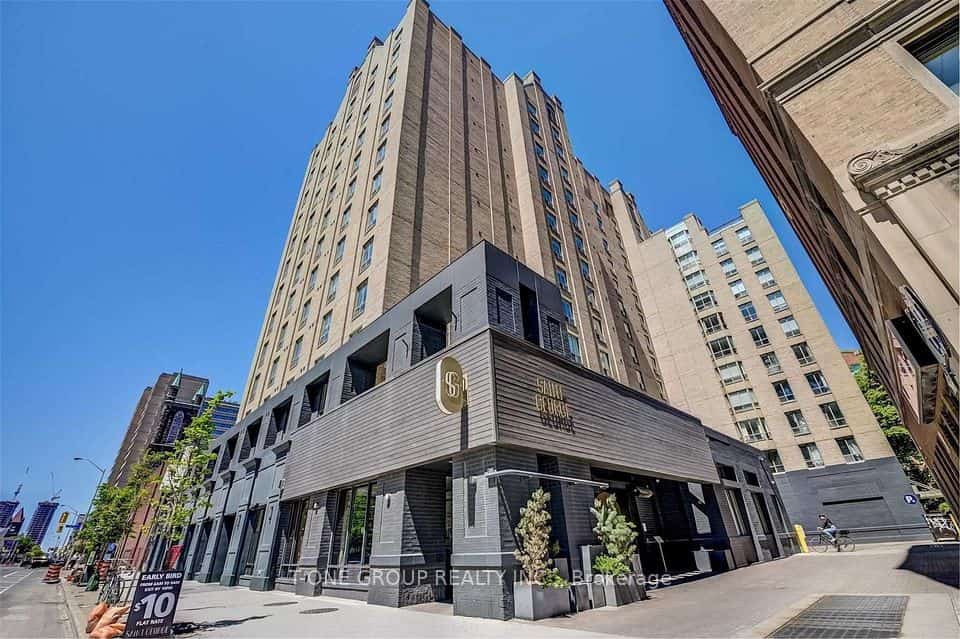 284 Bloor Street W #204, Toronto, ON M5S 3B8