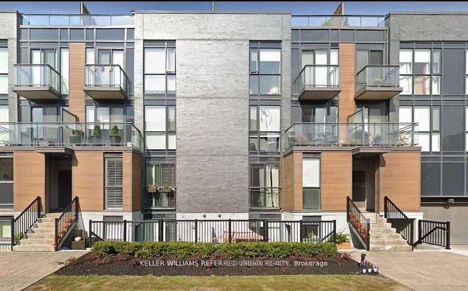 370 Wallace Avenue #802, Toronto, ON M6P 3P2