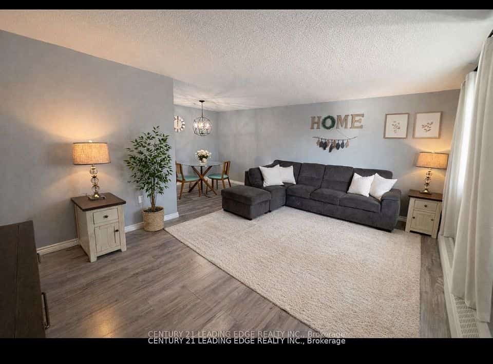 936 Glen Street S #209, Oshawa, ON L1J 5Z7
