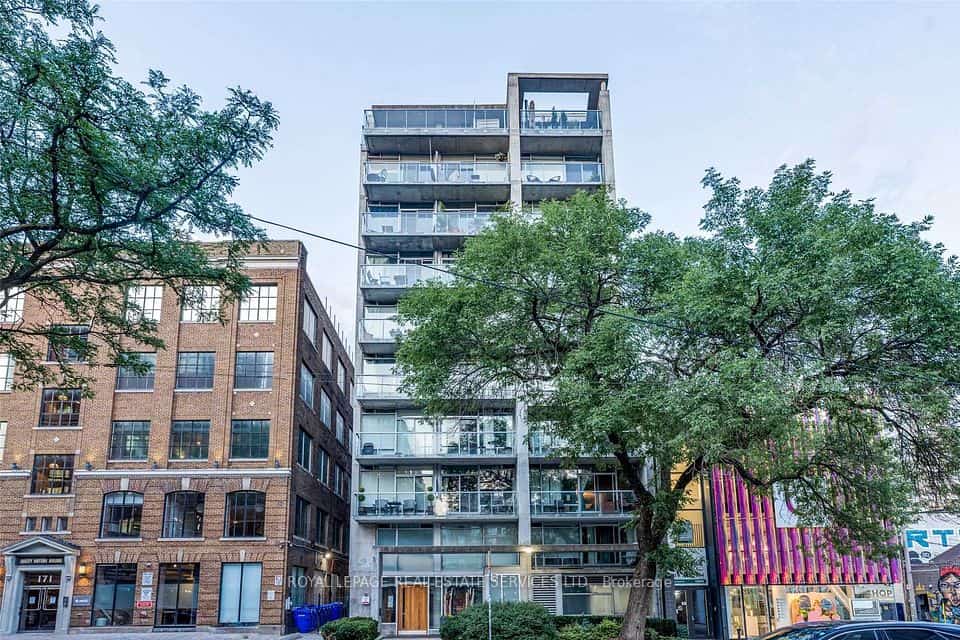 169 John Street #804, Toronto, ON M5T 1X3