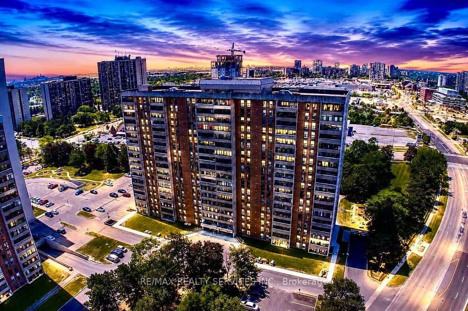 15 Kensington Road E, Brampton