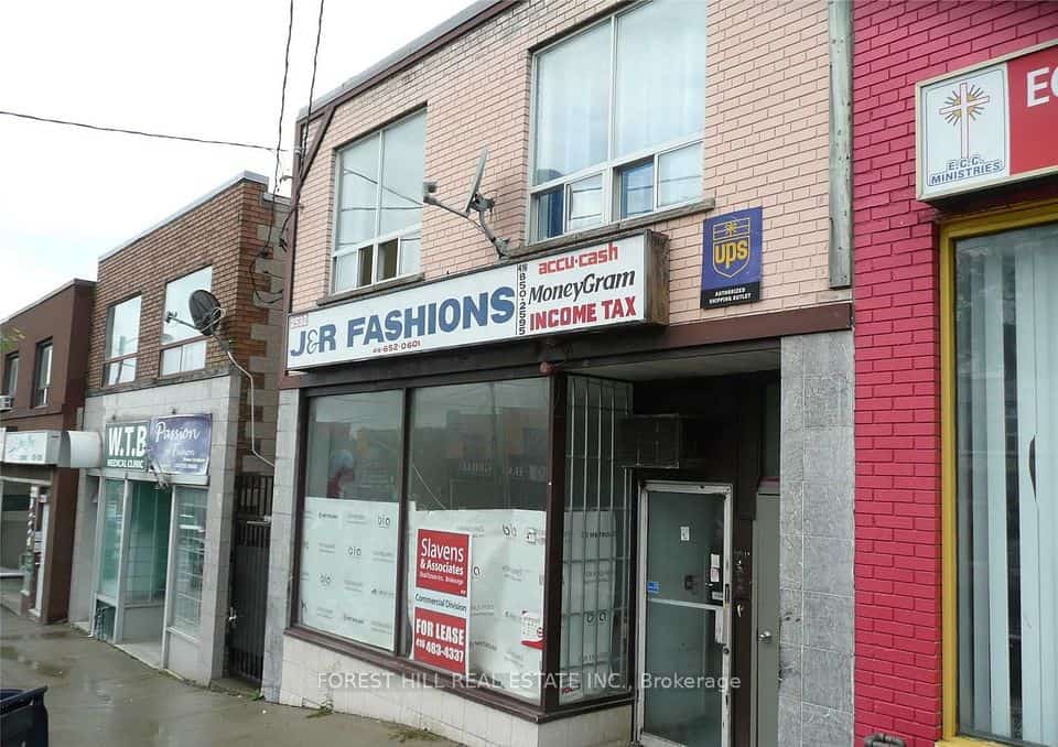 2530 Eglinton Avenue W #1, Toronto, ON M6M 1T1