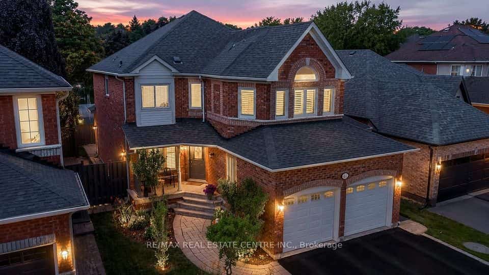 40 Hepburn Crescent N, Halton Hills, ON L7G 5P8