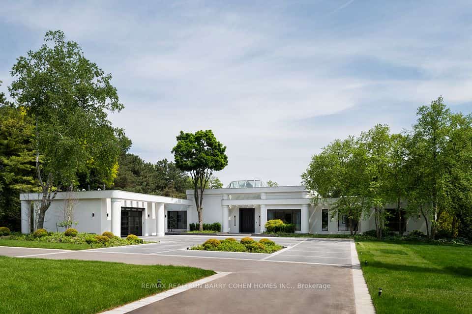 45 Park Lane Circle, Toronto, ON M3C 2N3