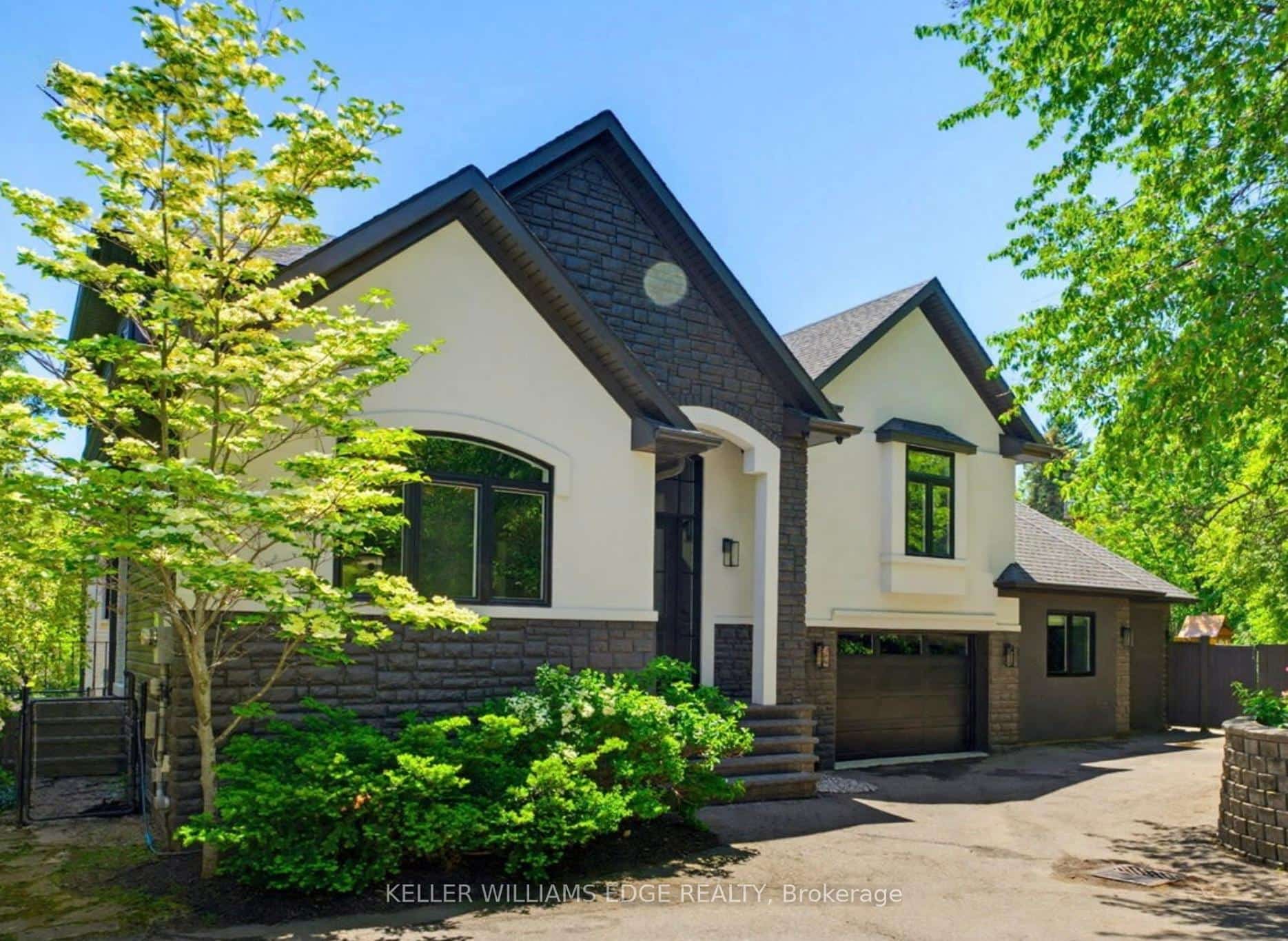 1316 Dundas Street, Burlington, ON L7P 0S6