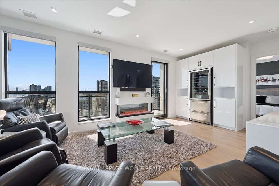 181 King Street S #1714, Waterloo, ON N2J 0E7