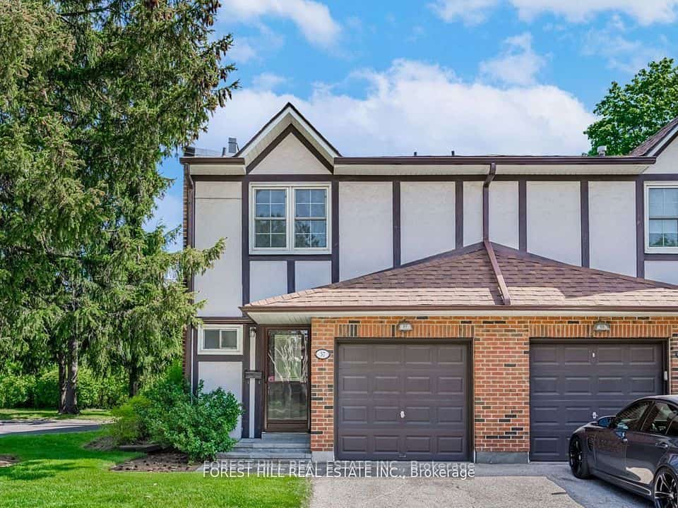 2120 Rathburn Road E #37, Mississauga, ON L4W 2S8