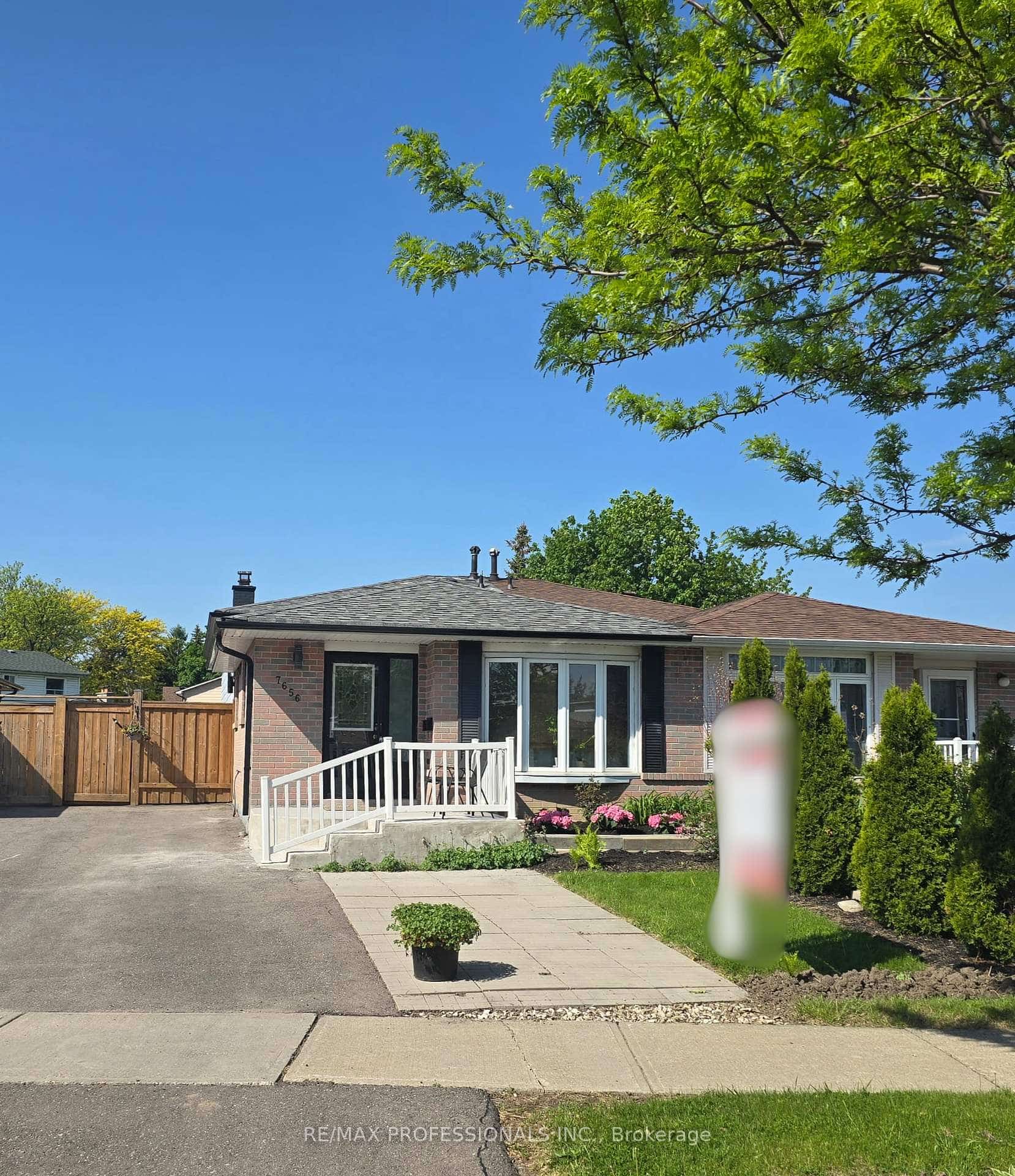 7656 Priory Crescent, Mississauga, ON L4T 3H5