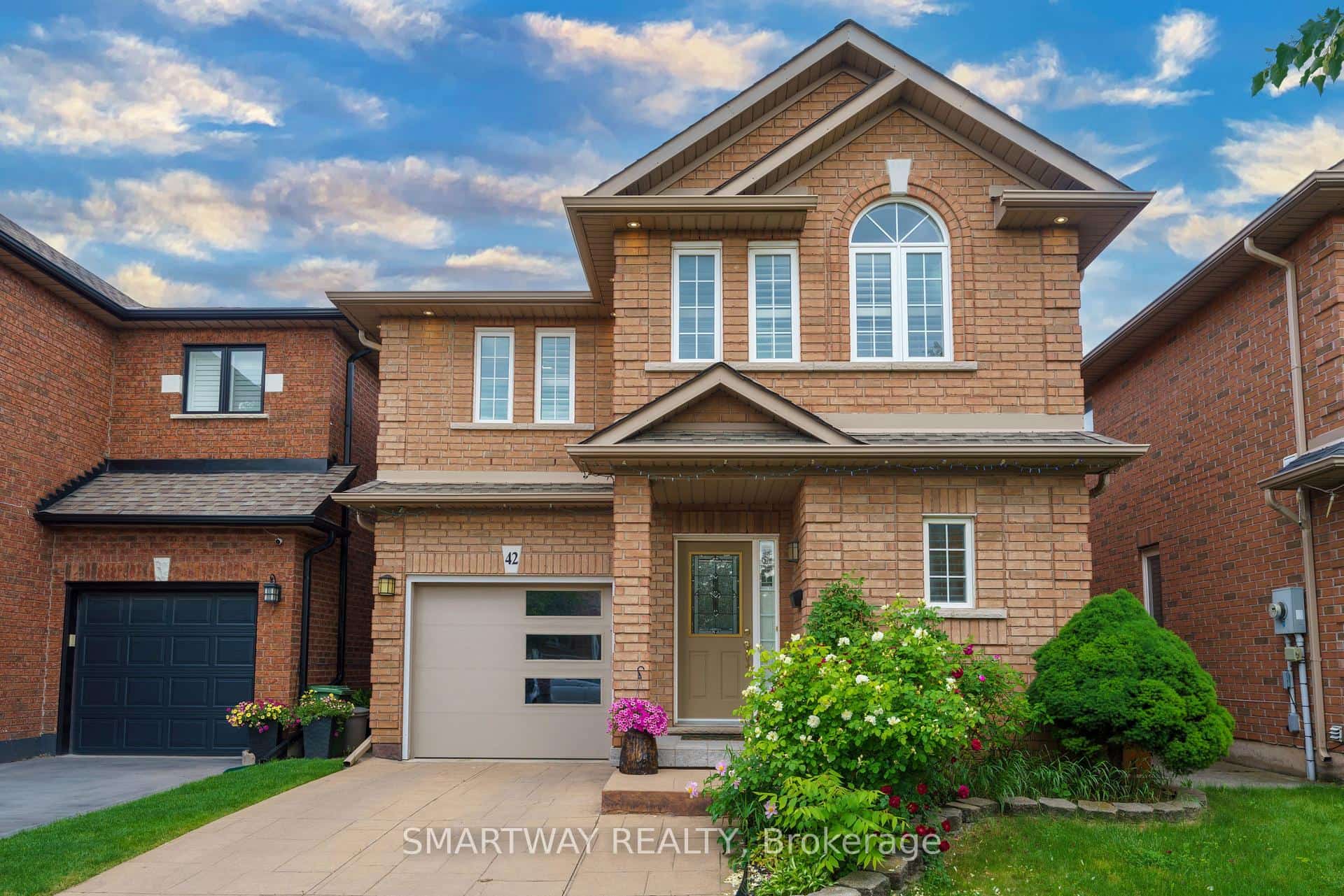 42 Peachwood Crescent, Hamilton, ON L8E 5Z8