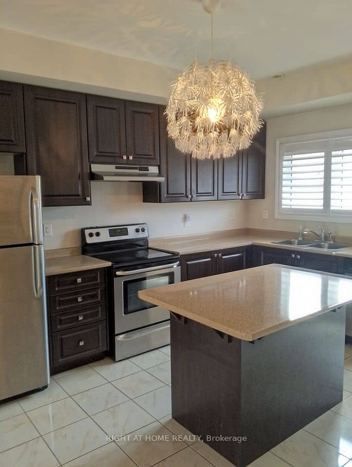 32 Aspen Hills Road, Brampton