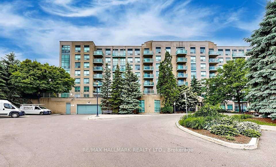 3 Ellesmere Street #215, Richmond Hill, ON L4B 4N2
