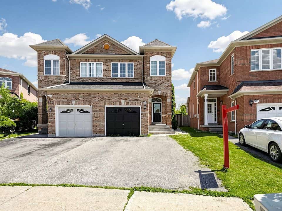 828 Khan Crescent, Mississauga, ON L5V 2R4