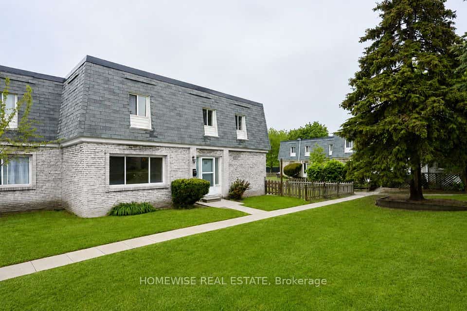 1350 Winding Trail #33, Mississauga, ON L4Y 2T8