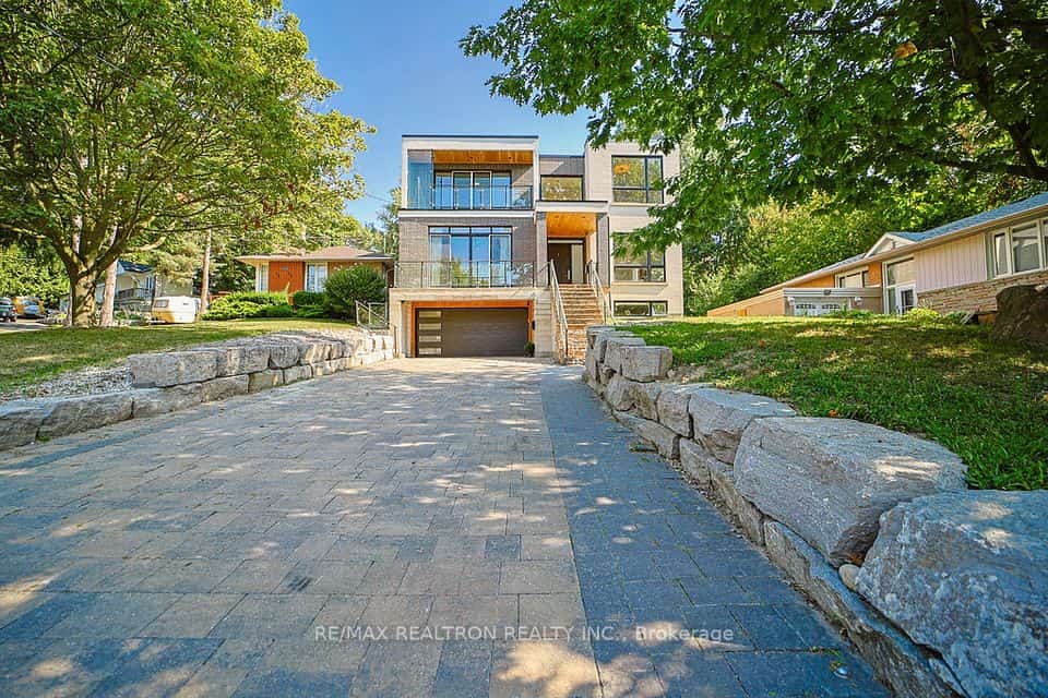 263 East Avenue, Toronto, ON M1C 2W2