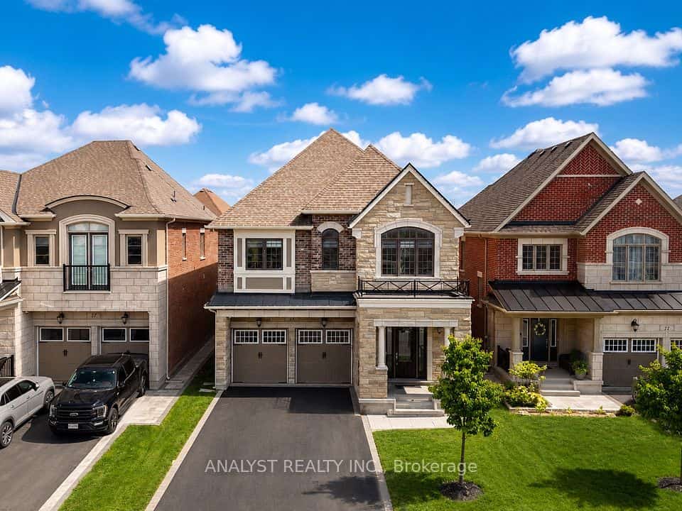 15 Streamside Street, Vaughan, ON L4H 4V3