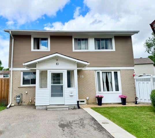 10 Hardcastle Court, Brampton, ON L6S 2B3