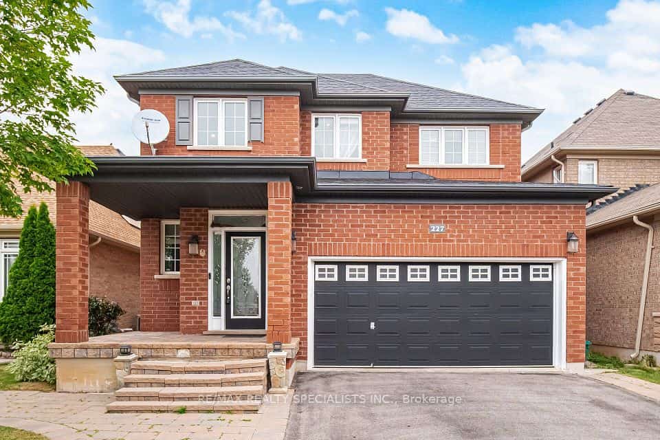 227 Minto Crescent, Milton, ON L9T 7P4