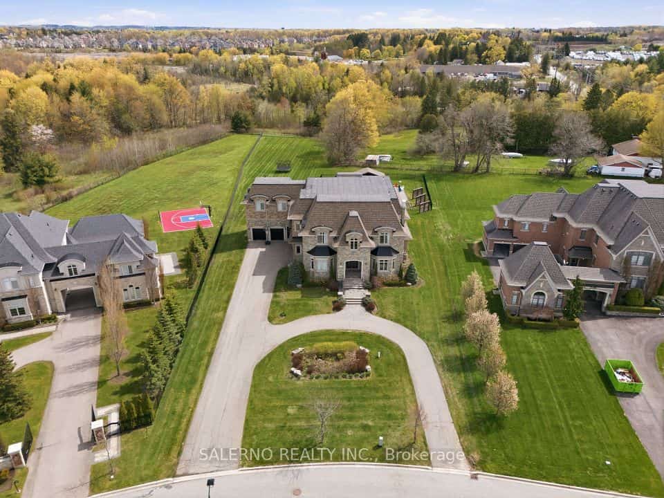 21 Stallions Court, Vaughan, ON L6A 4V5