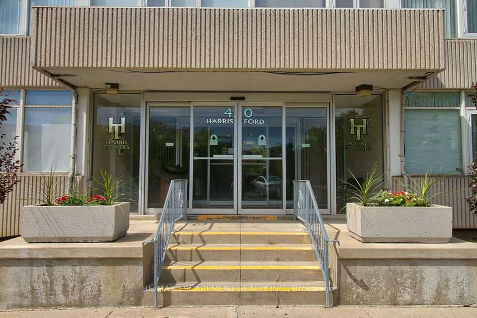 40 Harrisford Street #802, Hamilton, ON L8K 6N1