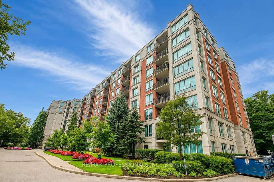 18 William Carson Crescent #305, Toronto, ON M2P 2G6
