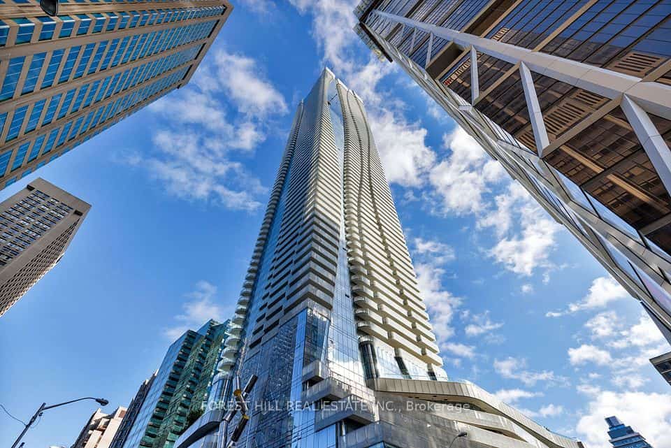 1 Bloor Street E #6805, Toronto, ON M4W 0A8