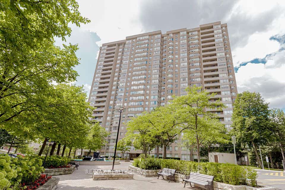 30 Malta Avenue #308, Brampton, ON L6Y 4S5