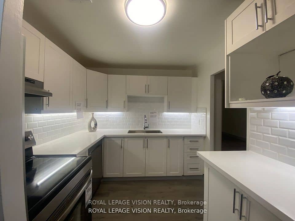 895 Kennedy Road, Toronto