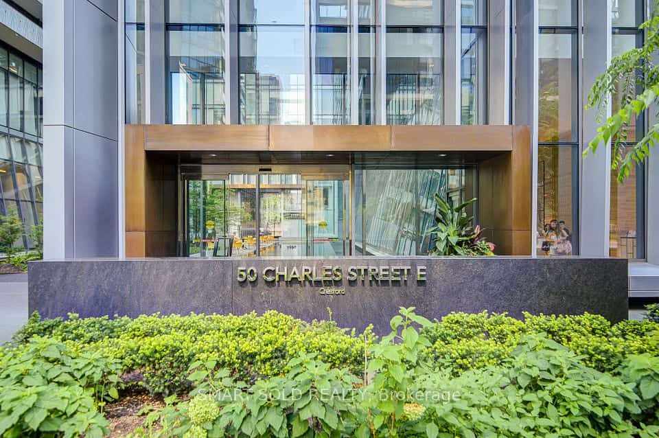 50 Charles Street E #2909, Toronto, ON M4Y 0C3