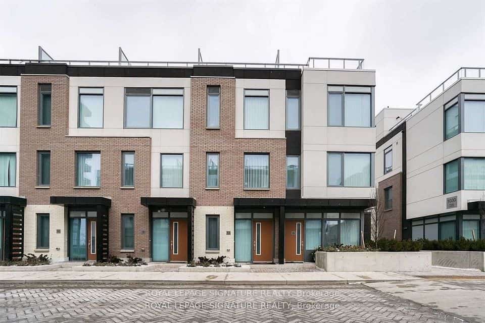 1010 Portage Parkway #TH12, Vaughan, ON L4K 0K3