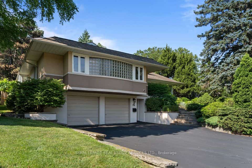 4 Prince George Drive, Toronto, ON M9A 1X8
