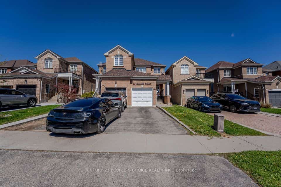 32 Summerdale Crescent, Brampton, ON L6X 4V8