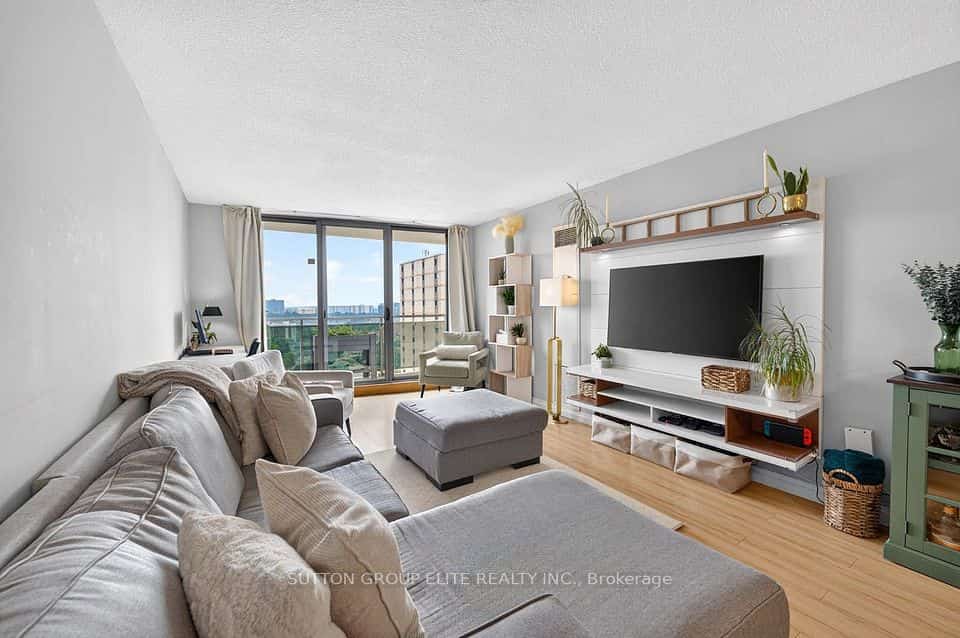 820 Burnhamthorpe Road #2010, Toronto, ON M9C 4W2