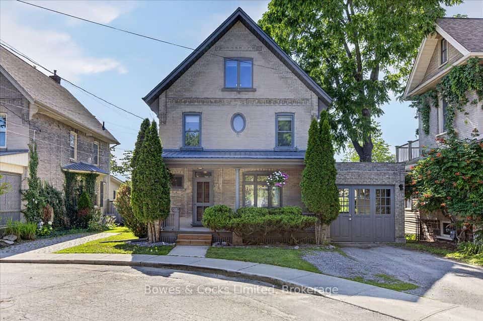 251 Engleburn Avenue, Peterborough, ON K9J 7L4