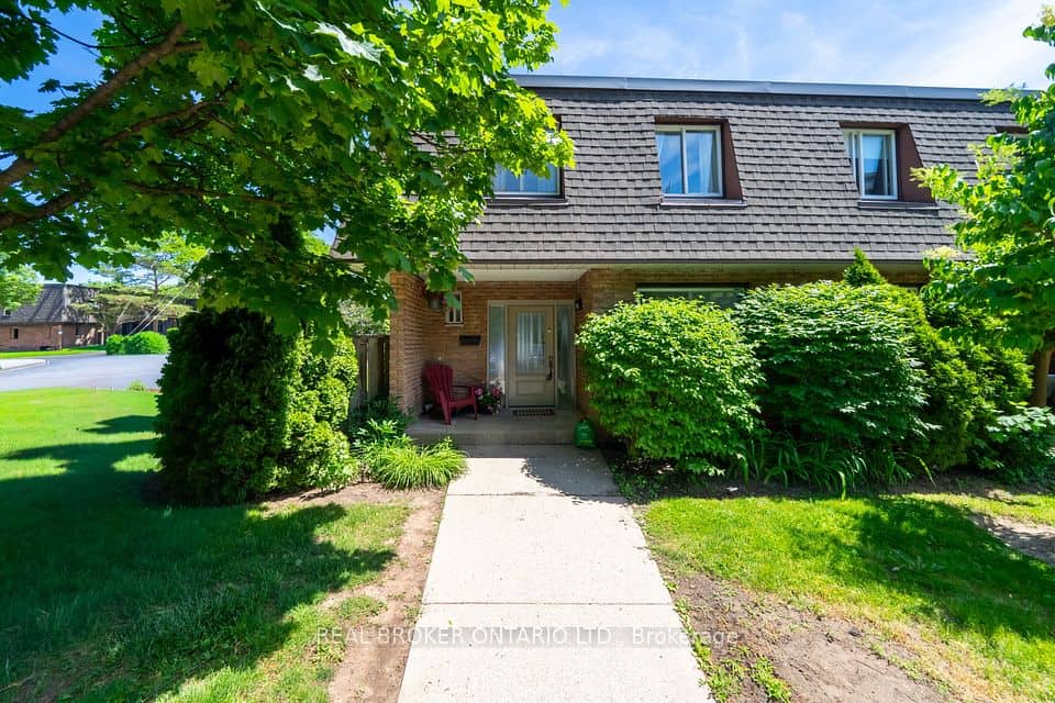684 Dynes Road, Burlington