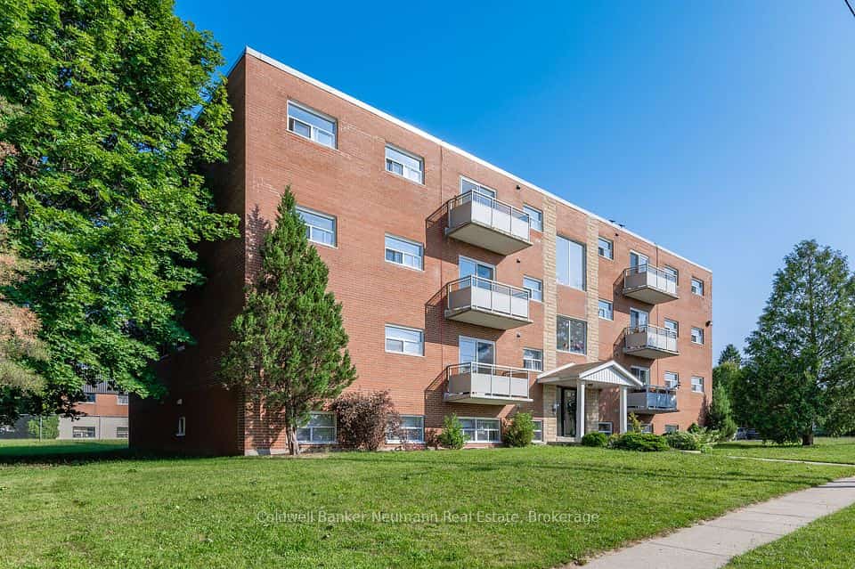 10 GLENBROOK Drive, Guelph, ON N1E 1A9
